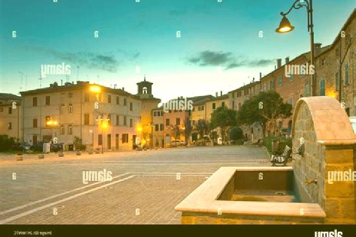 Zoe, 20 — Escort in Cupramontana, Italy
