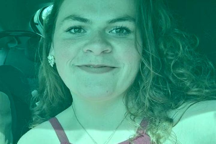 Zoe, 20 — Escort in Haillot, Belgium