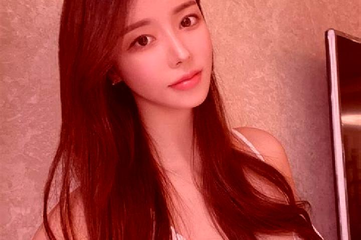 Zoe, 20 — Escort in Pantian, China