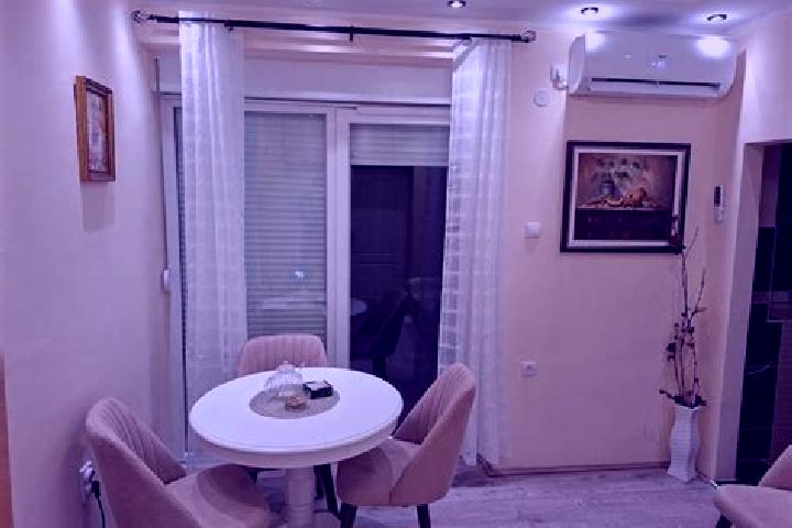 Zoe, 20 — Escort in Smederevska Palanka, Serbia