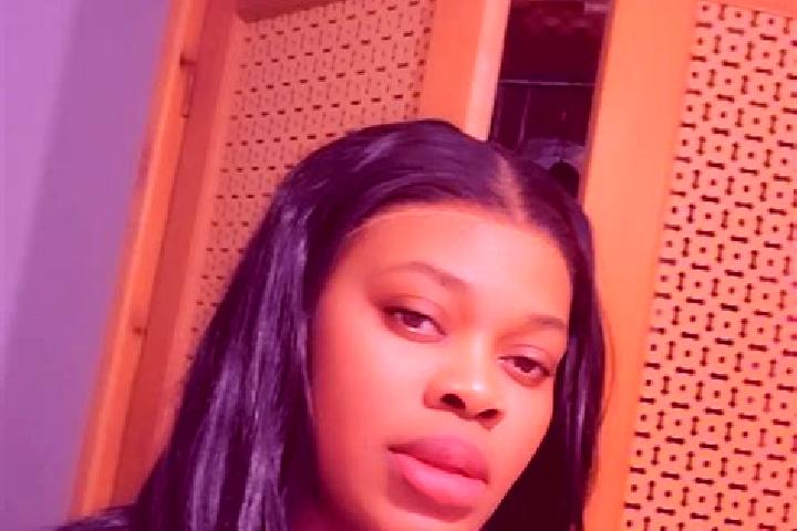 Zoe, 20 — Escort in Ukpor, Nigeria