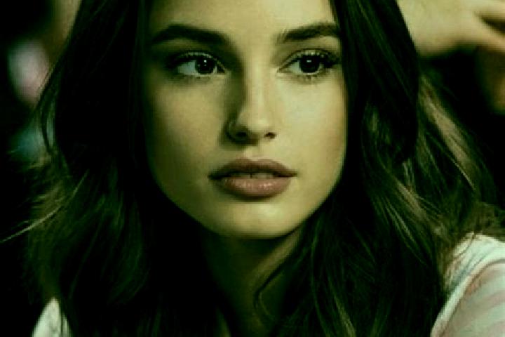 Zoe, 21, a brunette brown-eyed ebony companion based in Curaca. Offering CIM, Striptease, Dinner Date, Domination. Available for incall and outcall, overnigh...