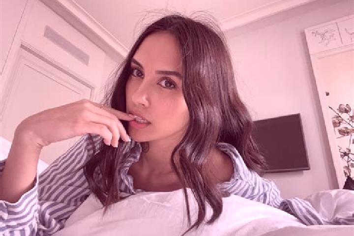 Zoe, 21, a chestnut blue-eyed indian companion based in Recht. Offering Deep French Kissing, Overnight, Prostate Massage, Party Girl, Girlfriend Experience. ...