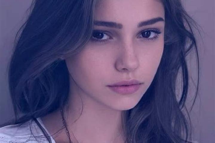Zoe, 21, a chestnut grey-eyed slavic companion based in Brazopolis. Offering CIM, Roleplay, Tantra. Available for incall and outcall, day and evening dates.