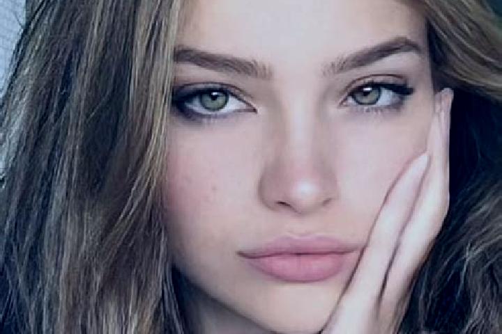 Zoe, 21, a dark blonde hazel-eyed european companion based in Ar Rujum. Offering Massage, A-Level, Party Girl. Available for incall and outcall, overnight bo...