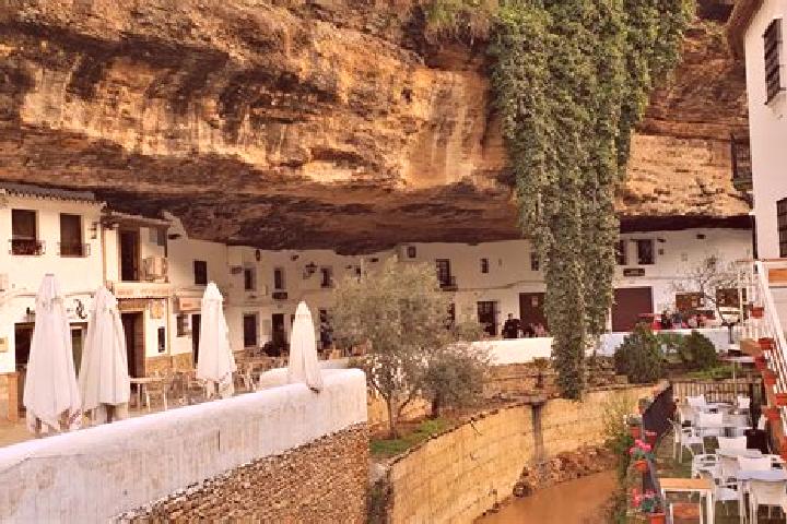 Zoe, 21 — Escort in Setenil de las Bodegas, Spain