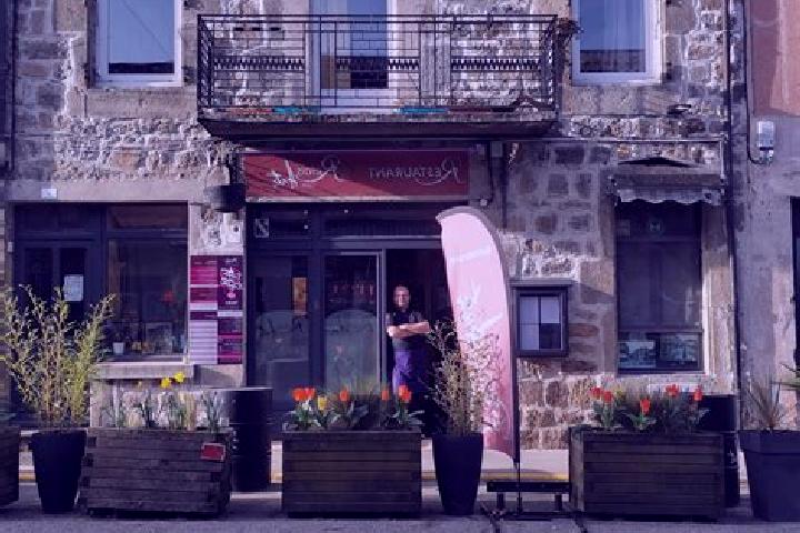 Zoe, 21 — Escort in Vernoux-en-Vivarais, France
