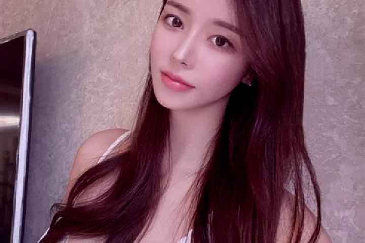 Zoe, 21 — Escort in Yiginli, Turkey