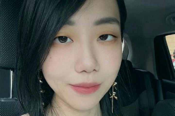 Zoe, 21 — Escort in Yuling, China