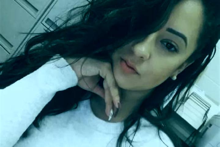 Zoe, 22, a black amber-eyed indian companion based in Farra di Soligo. Offering Striptease, Overnight. Available for incall and outcall, day and evening dates.