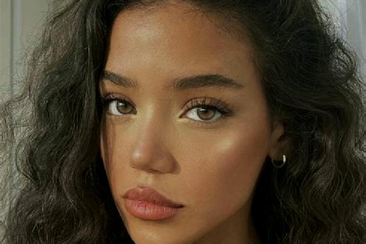 Zoe, 22, a black brown-eyed mixed companion based in Magula. Offering BDSM, Duos, Dinner Date, 69. Available for incall and outcall, overnight bookings avail...