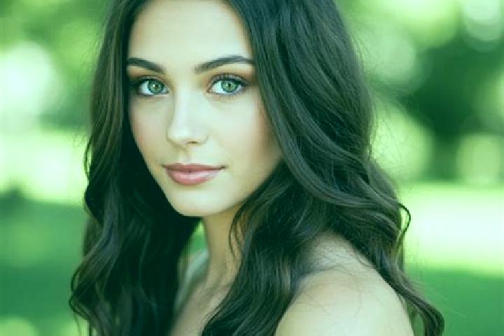 Zoe, 22, a brunette hazel-eyed caucasian companion based in El Llano Santa Maria. Offering Dinner Date, Couples, Striptease. Available for incall and outcall...