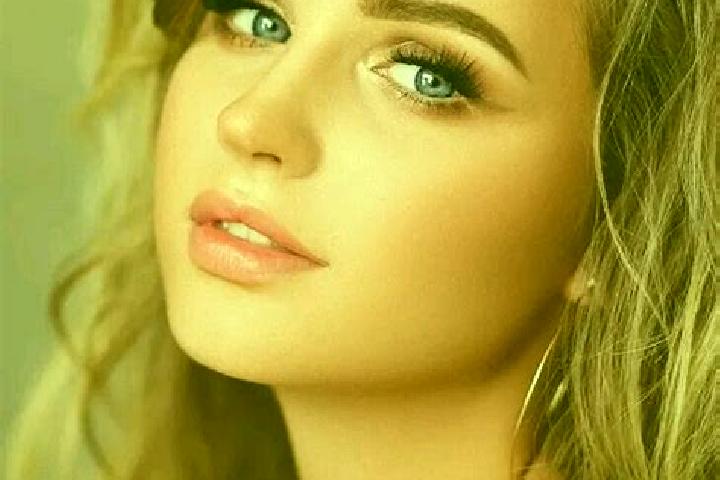 Zoe, 22, a dark blonde blue-eyed asian companion based in Escalante. Offering A-Level, Party Girl, BDSM, Dinner Date. Available for incall and outcall, overn...
