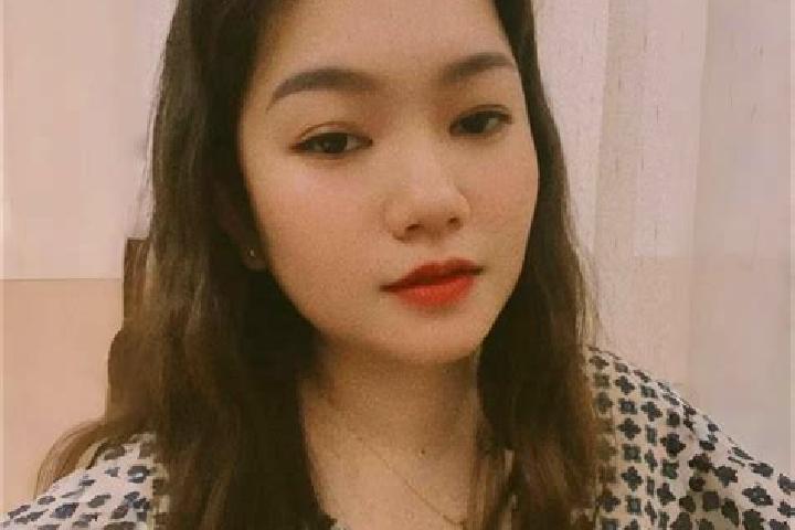 Zoe, 22 — Escort in Huong Thuy, Vietnam