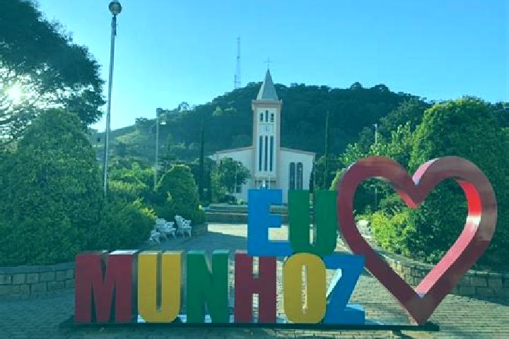 Zoe, 22 — Escort in Munhoz de Melo, Brazil