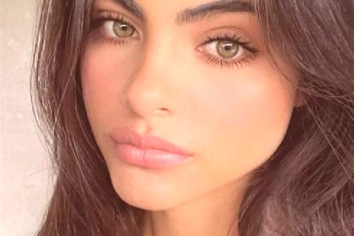 Zoe, 23, a black dark-eyed middle eastern companion based in Liukuaizhuang. Offering Dinner Date, Striptease, Duos, Overnight, OWO. Available for incall and ...