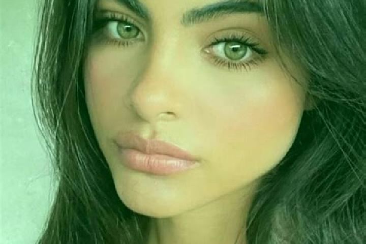 Zoe, 23, a black dark-eyed middle eastern companion based in Montefiore Conca. Offering Dinner Date, Tantra, Prostate Massage, Overnight. Available for incal...