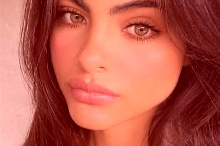 Zoe, 23, a brunette dark-eyed caucasian companion based in Weidingen. Offering Travel Companion, Erotic Massage, Dinner Date, Tantra. Available for incall an...