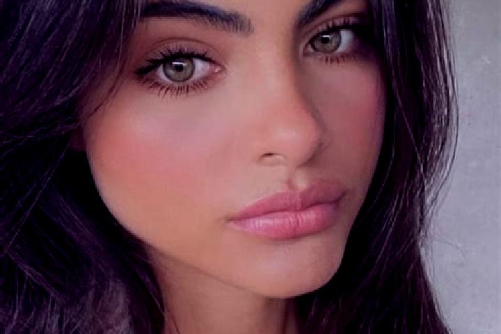 Zoe, 23, a brunette dark-eyed indian companion based in San Severino Marche. Offering 69, Couples, GFE, Striptease. Available for incall and outcall, day and...