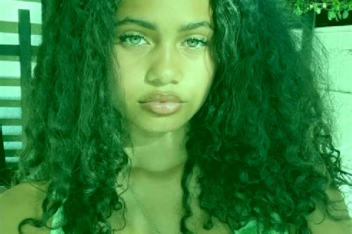 Zoe, 23, a chestnut green-eyed mixed companion based in Epitalio. Offering 69, A-Level, Overnight. Available for incall and outcall, day and evening dates.