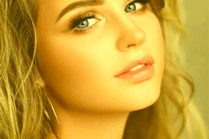 Zoe, 23, a dark blonde blue-eyed mediterranean companion based in Townview. Offering Fetish, A-Level, Duos. Available for incall and outcall, overnight booki...