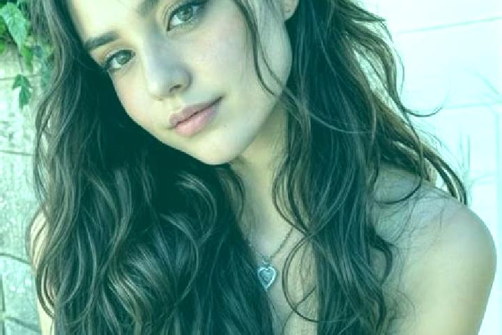 Zoe, 23, a dark blonde hazel-eyed middle eastern companion based in Gerzat. Offering Dinner Date, A-Level, OWO, Massage. Available for incall and outcall, da...