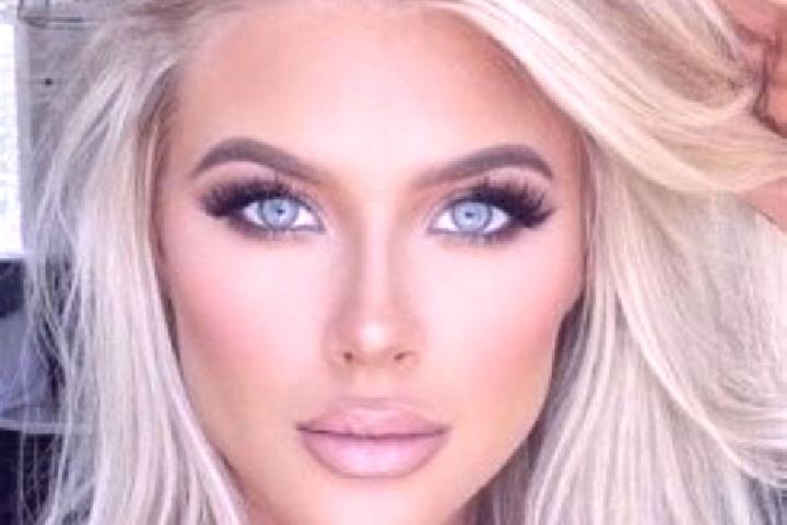 Zoe, 23, a platinum blonde dark-eyed mixed companion based in Oran. Offering CIM, Erotic Massage, Overnight, Travel Companion. Available for incall and outca...