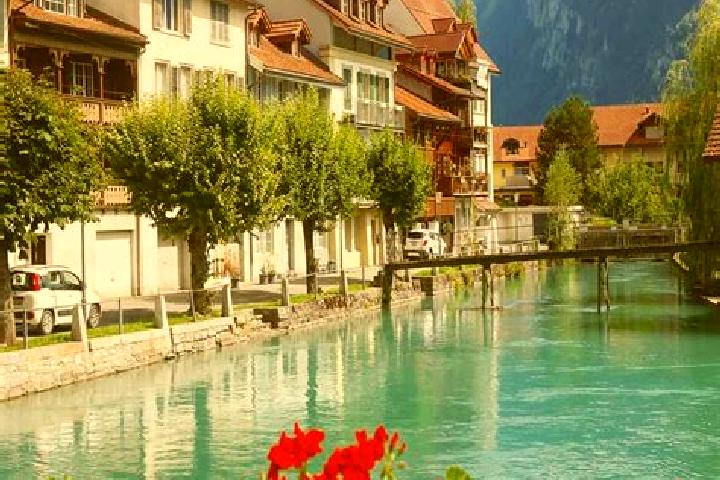 Zoe, 23 — Escort in Kerns, Switzerland