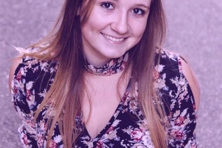 Zoe, 23 — Escort in Moultonborough, United States