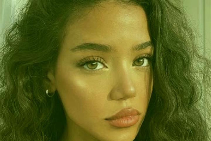 Zoe, 24, a black brown-eyed mixed companion based in Kiveton Park. Offering 69, CIM, Couples. Available for incall and outcall, day and evening dates.