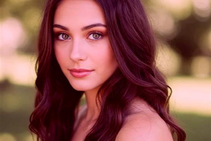 Zoe, 24, a brunette hazel-eyed latina companion based in San Miguel Charahuen. Offering CIM, Domination, A-Level. Available for incall and outcall, day and e...
