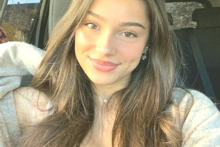 Zoe, 24, a brunette hazel-eyed mediterranean companion based in Moshkenan. Offering CIM, Travel Companion, GFE, Party Girl, OWO. Available for incall and out...