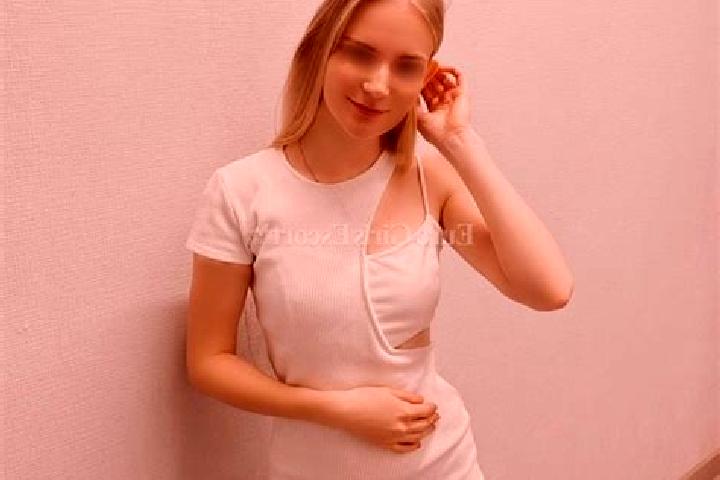 Zoe, 24 — Escort in Aleksandriya, Russia