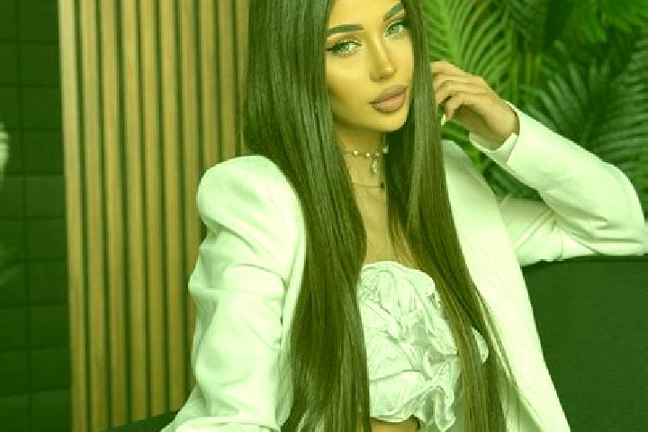 Zoe, 24 — Escort in Arinj, Armenia