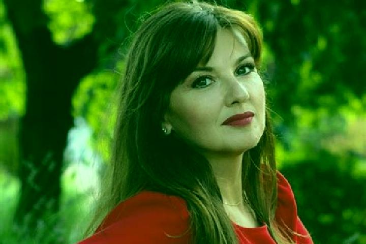 Zoe, 24 — Escort in Dudescu, Romania