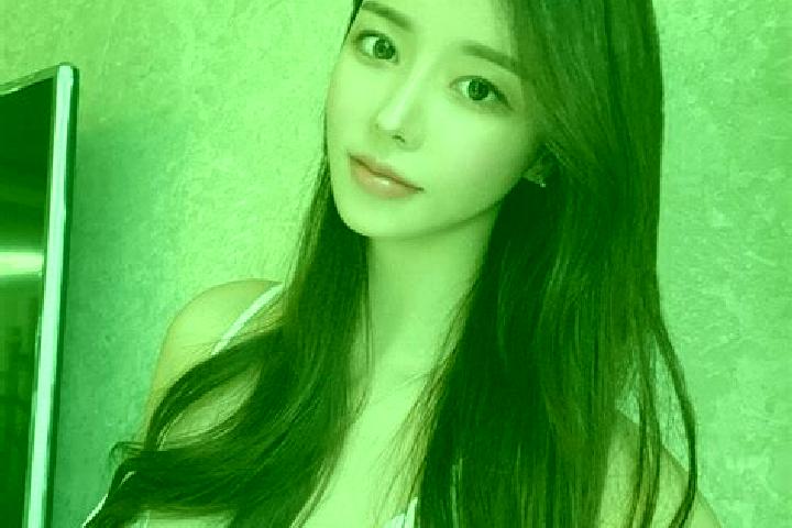 Zoe, 24 — Escort in Jiushan, China