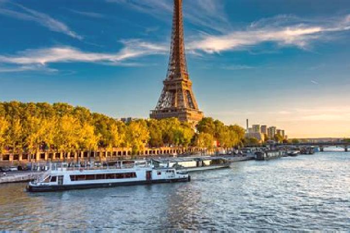Zoe, 24 — Escort in Seine-Port, France
