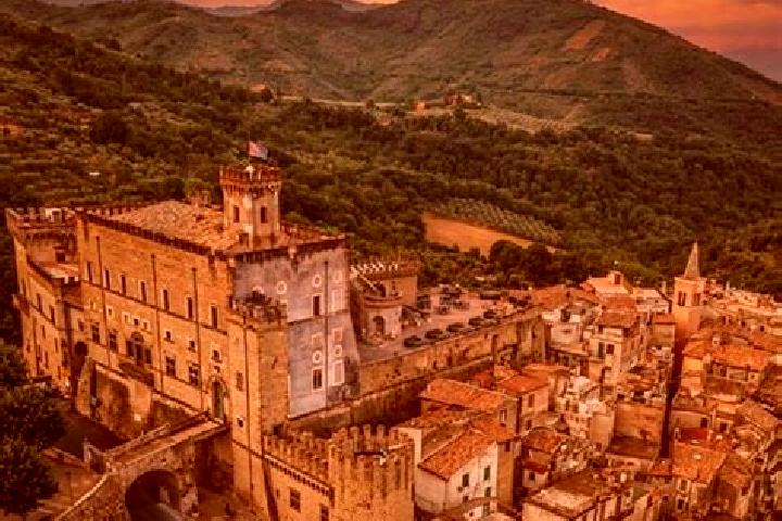 Zoe, 24 — Escort in Teggiano-Macchiaroli, Italy