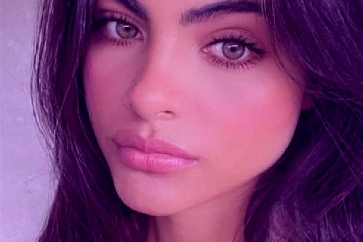 Zoe, 25, a black hazel-eyed latina companion based in Albero Bajo. Offering Couples, Fetish, Duos, Tantra, Erotic Massage. Available for incall and outcall, ...