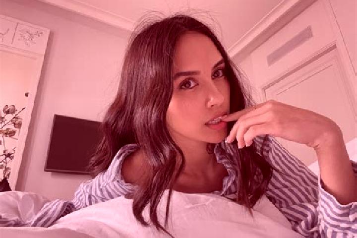 Zoe, 25, a brunette amber-eyed caribbean companion based in Ramnicu Sarat. Offering Striptease, Travel Companion, Girlfriend Experience. Available for incall...