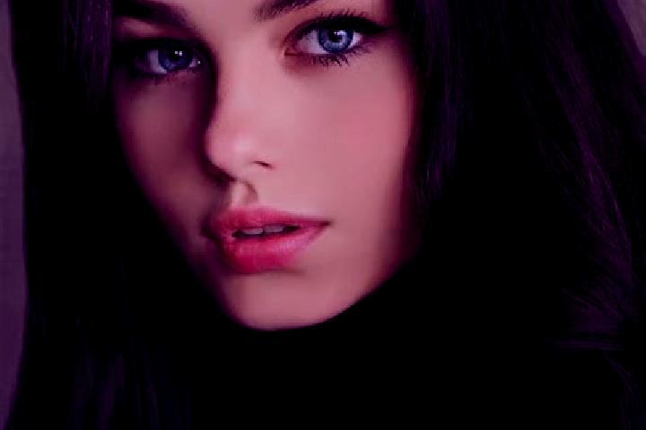 Zoe, 25, a brunette dark-eyed caribbean companion based in Wangzhuang. Offering Tantra, A-Level, Striptease. Available for incall and outcall, day and evenin...