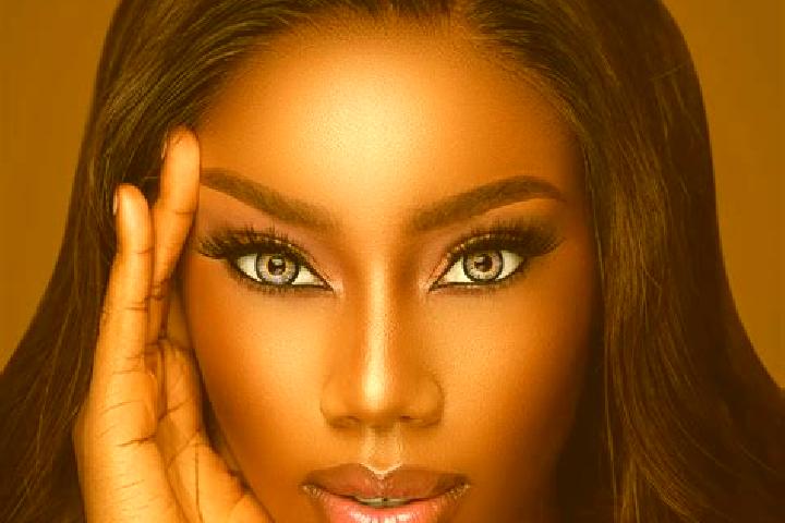 Zoe, 25, a chestnut blue-eyed ebony companion based in Akluj. Offering Prostate Massage, Tantra, Duos. Available for incall and outcall, day and evening dates.
