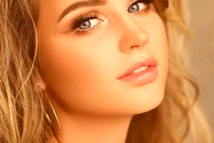 Zoe, 25, a dark blonde blue-eyed middle eastern companion based in Cuozhou. Offering Tantra, Domination, Deep French Kissing, Girlfriend Experience, Erotic M...