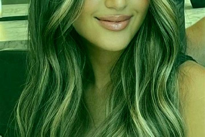 Zoe, 25, a dark blonde brown-eyed european companion based in Limni. Offering OWO, CIM, A-Level. Available for incall and outcall, day and evening dates.