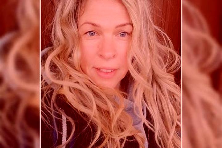 Zoe, 25 — Escort in Dolni Roven, Czech Republic