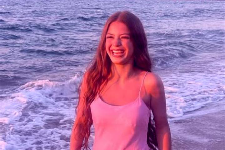 Zoe, 25 — Escort in Parit Junus, Indonesia