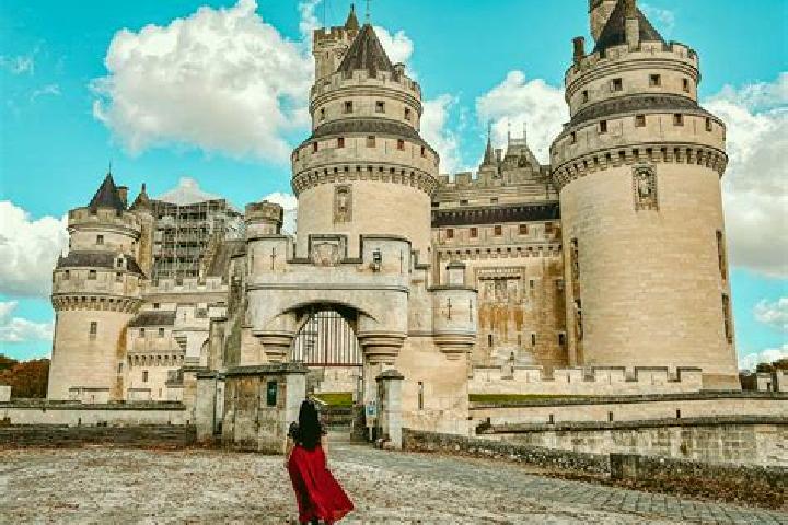 Zoe, 25 — Escort in Pierrefonds, France