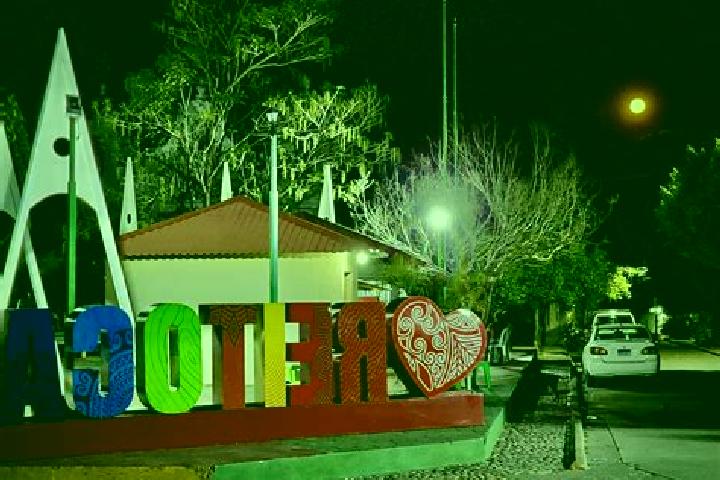 Zoe, 25 — Escort in Reitoca, Honduras