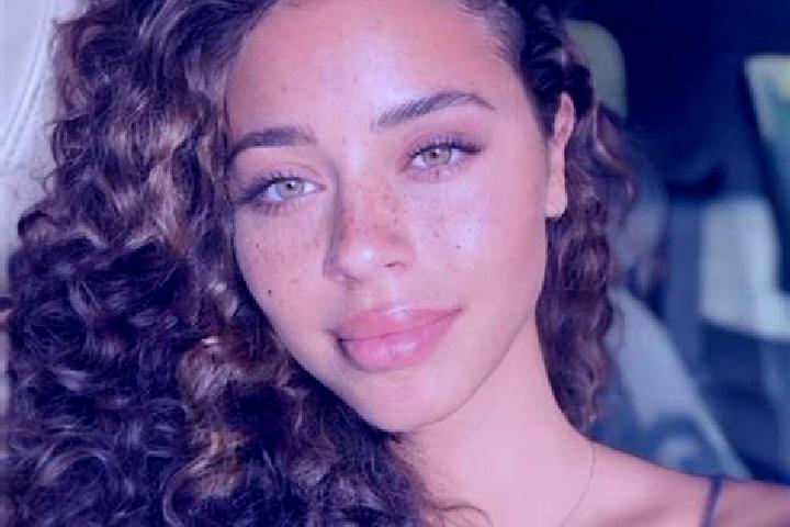 Zoe, 26, a black hazel-eyed latina companion based in Verkhnia. Offering BDSM, Overnight, Erotic Massage, OWO. Available for incall and outcall, day and even...