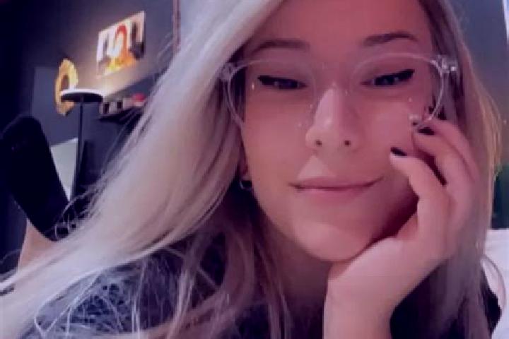 Zoe, 26, a blonde grey-eyed ebony companion based in Draa Ben Khedda. Offering Girlfriend Experience, BDSM, Massage, Dinner Date. Available for incall and ou...